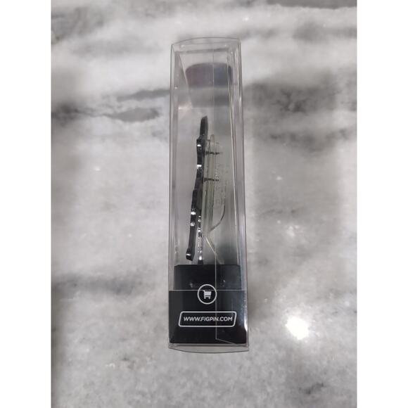 FiGPiN #92 Naruto Shippude: Sasuke Collectible Pin, Premium Display Case, Locked - Picture 4 of 5